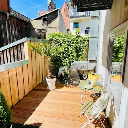Fewozauber - Dom Oase, Zentrum, Terrasse, Business, Familie, Haustiere Appartement *